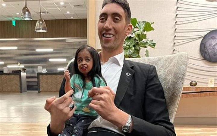 Meet Jyoti Kisanji Amge, The Shortest Woman in The World