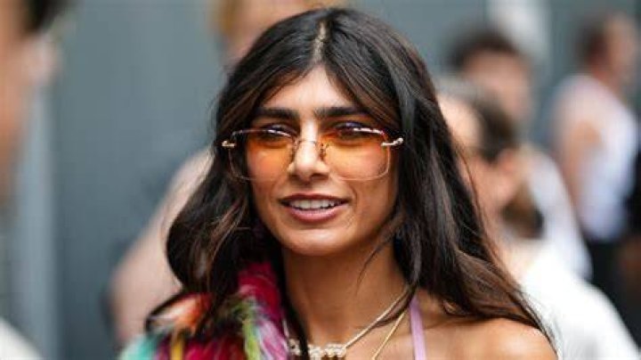 Mia Khalifa Hight, Weight,Age, Career, Social media famous etc