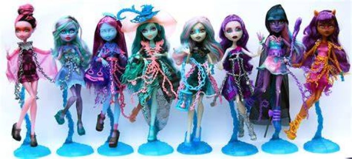 Monster High Haunted Getting Ghostly Clawdeen Wolf Doll