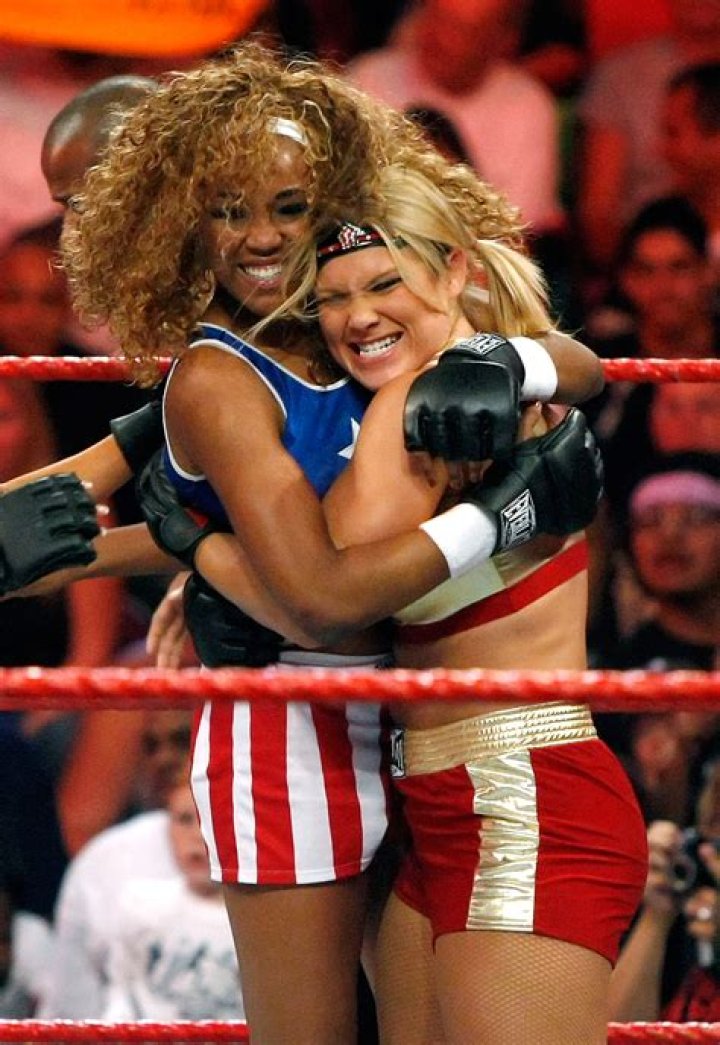 Natalya, Beth Phoenix & Michelle McCool v Melina, Gail Kim & Kelly Kelly Bragging Rights 2009 Cropped