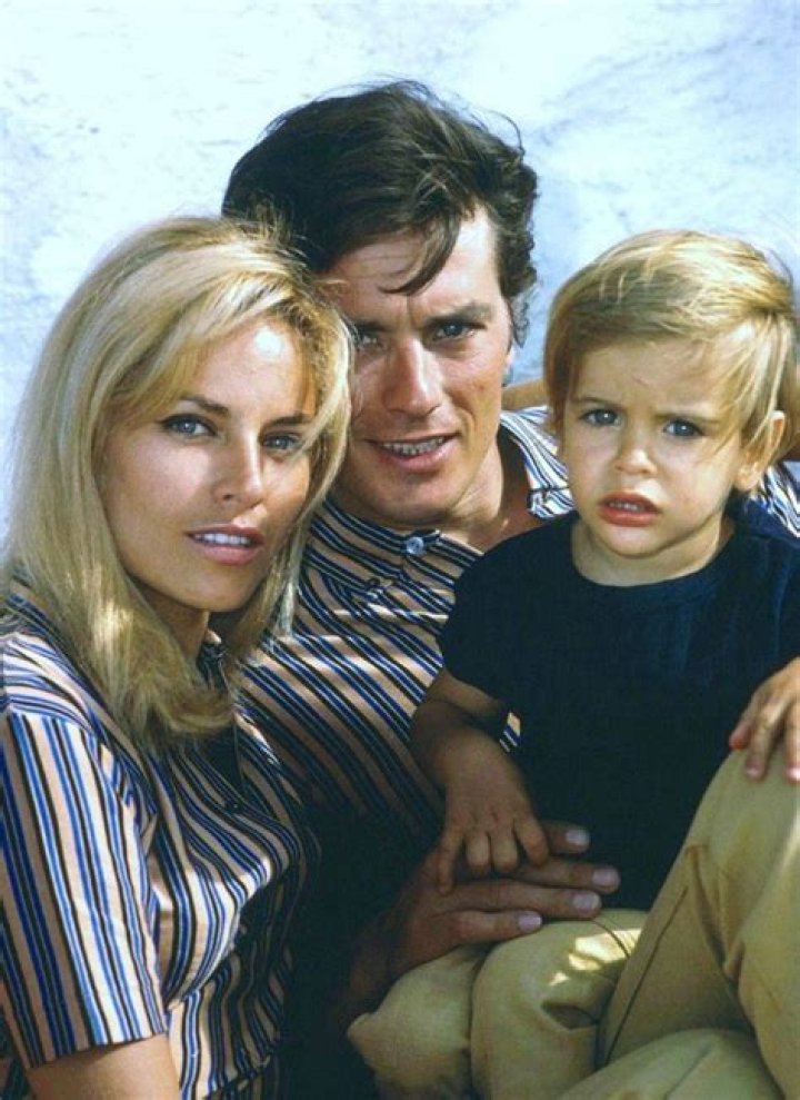 nathalie delon nathalie barthelemy Google'da Ara Alain delon