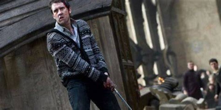 Neville with sword (1)