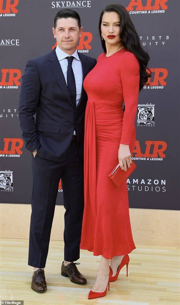 New Celebrity Height Adriana lima