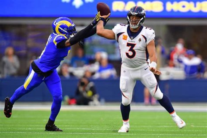 NFL Hall of Famer Roasts Russell Wilson and Denver Broncos Amidst Rams Rampage