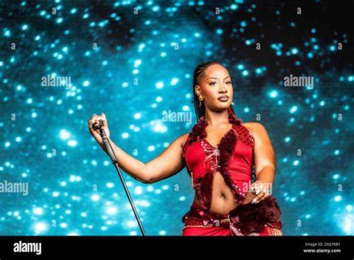 Nigerian singer, Tems spark pregnancy speculations as she steps out in