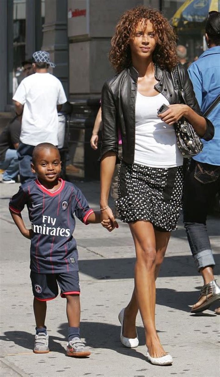 Noemie Lenoir Son