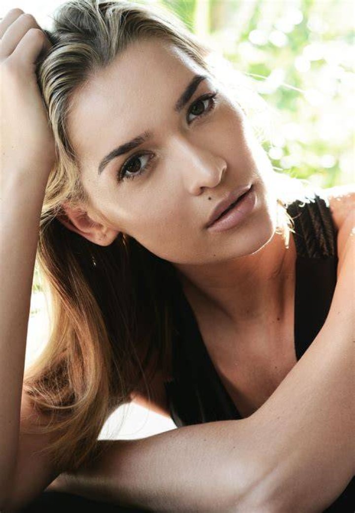 Nude Photo Shoot Makes Melody Rae Kandil Worry