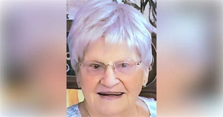 Obituary of Gloria Frost to Chapey & Sons Funeral Home