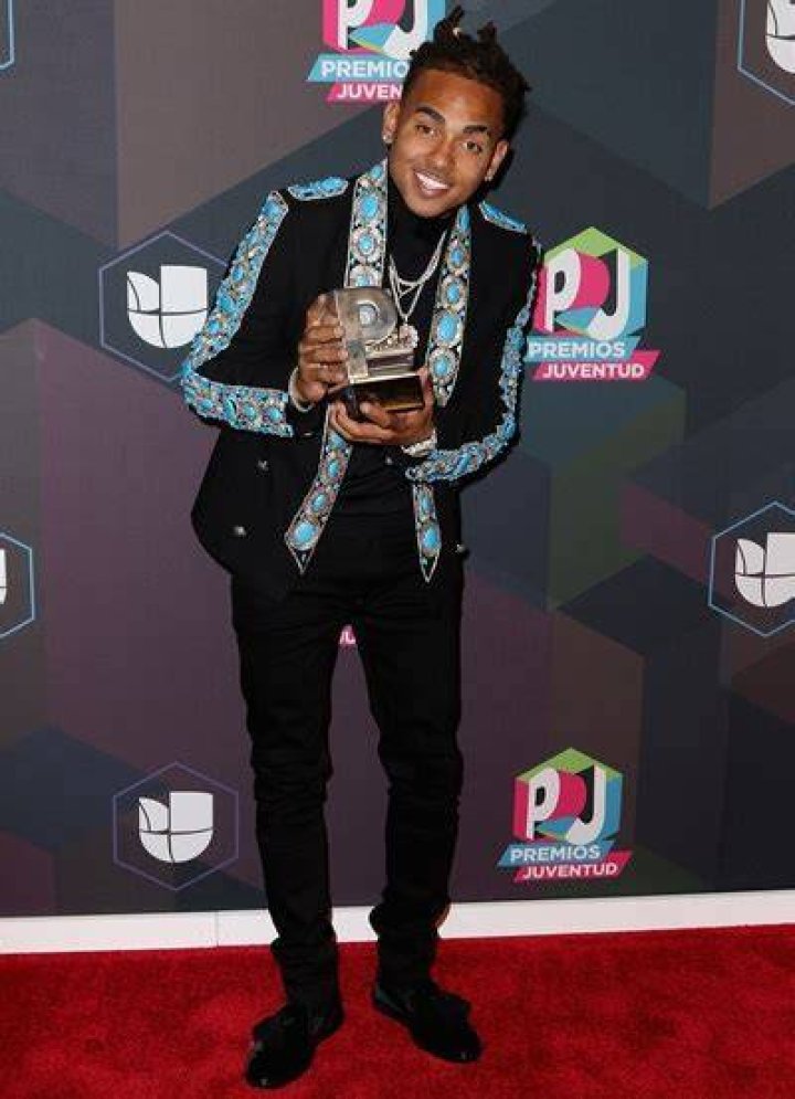 Ozuna height