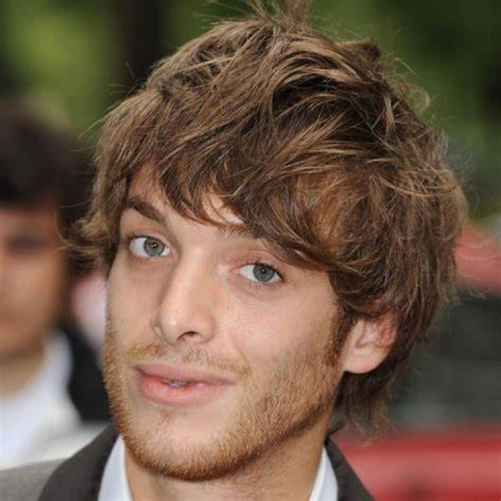 Paolo Nutini helping dad modernise his chip shop Celebrity News