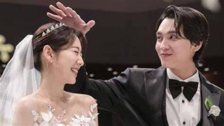 Park Shin Hye Husband Lee Hyeyoung (1971) zapzee