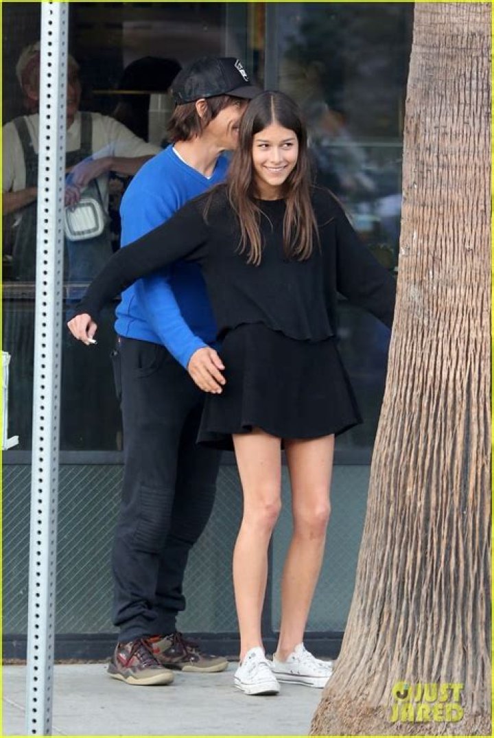 Photo anthony kiedis 20 year old girlfriend show off pda 14 Photo