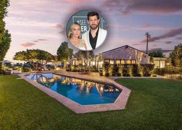 Photos from Inside Emily Blunt, John Krasinski and Bradley Cooper's Hawaiian Vacation
