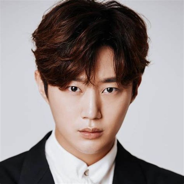 Photos of Yu Oh-seong on myCast