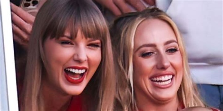 Pillow Talk Star Has Fans Seeing Red