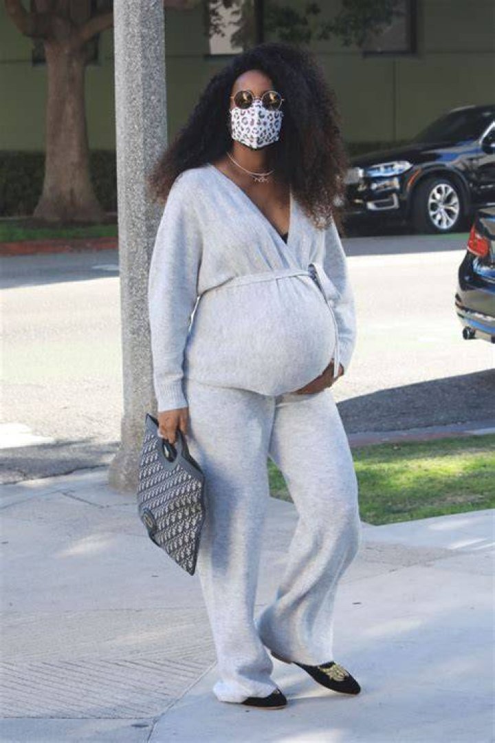 Pregnant Kelly Rowland goes shopping and more star snaps Page Six