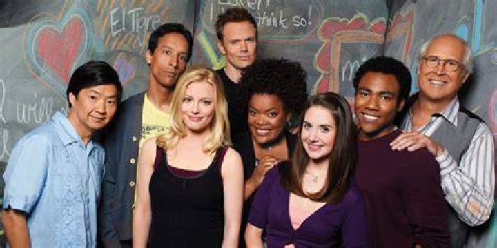 Promo image feautiring the main cast of Community