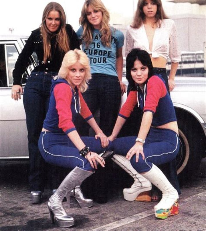 Queens of Noise 25 Fascinating Photos of AllGirl Rock Group The
