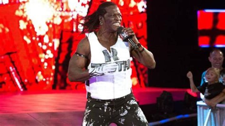 R-Truth Has Genuine Gripe With Nia Jax Over Her Royal Rumble Ambush