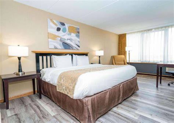 RADISSON HOTEL MILWAUKEE WEST (Wauwatosa) Hotel Reviews & Photos