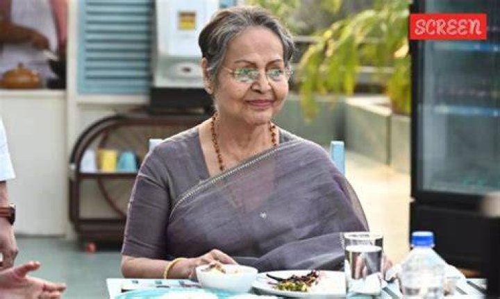 Rakhee Gulzar Pic