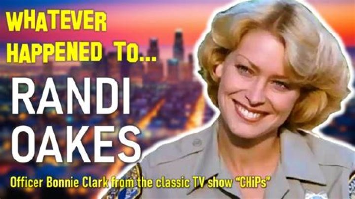 RANDI OAKES IN THE TV SERIES "CHiPs" 8X10 PUBLICITY PHOTO (AZ094)
