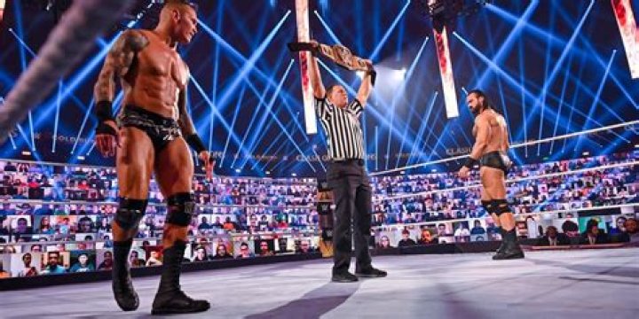 Randy Orton v Drew McIntyre Hell In A Cell 2020 Cropped