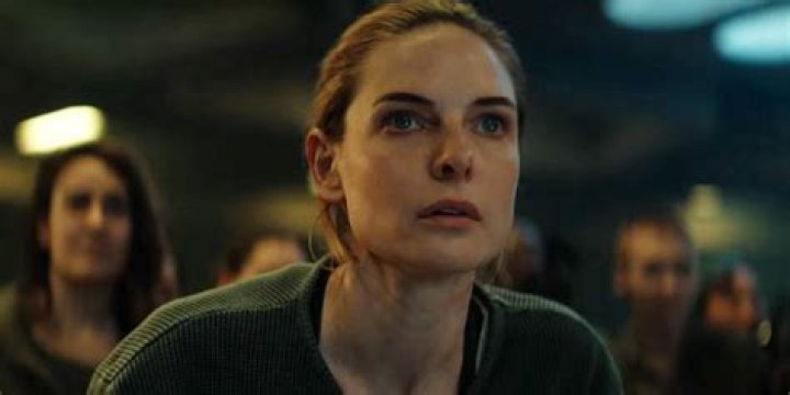 Rebecca Ferguson as Juliette Furnace looking up in Silo
