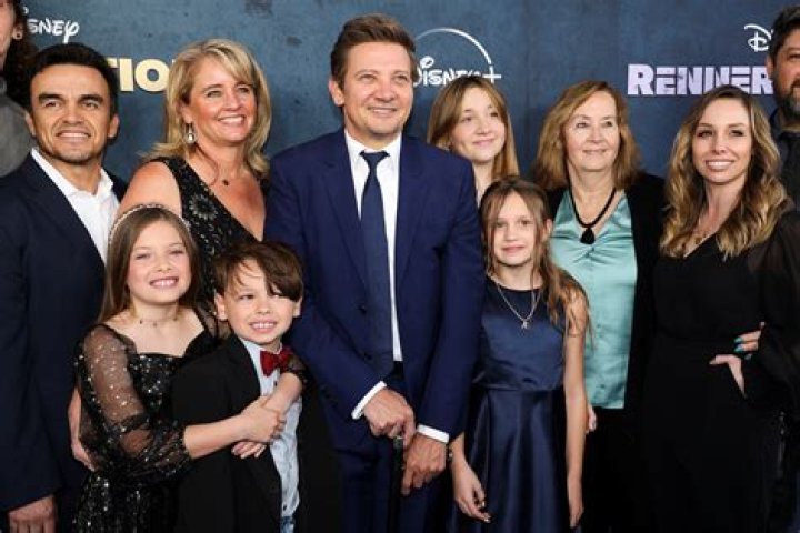 Renner Family Gilbert AZ What Did Travis And Becky Renner Son Do