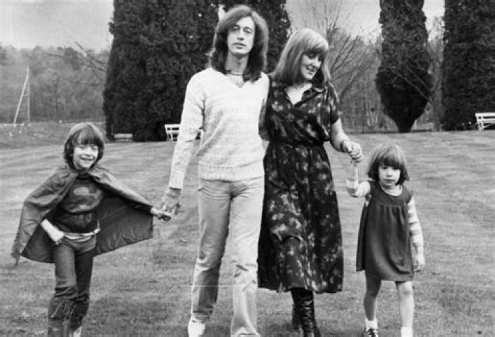 Robin Gibb left love child with housekeeper out of will