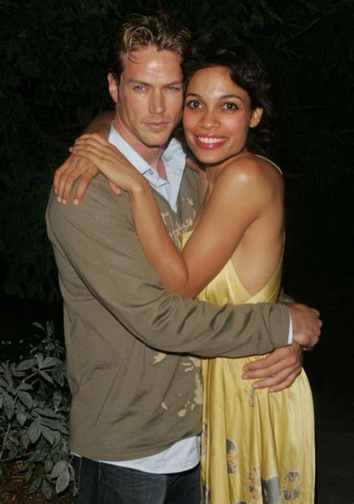 Rosario Dawson and Jason Lewis in 2006 Met Gala Couples Through the