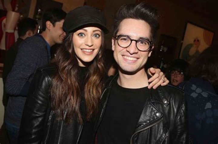 Sarah Urie on Instagram &ldquo; good afternoon. enjoying this new brown'y