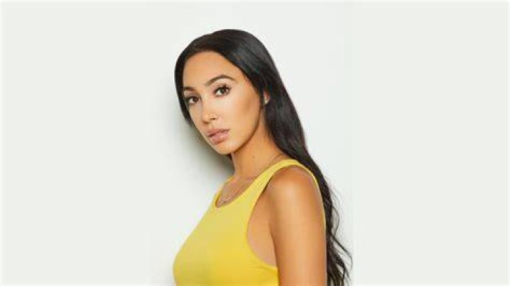 Scarlet Vas r/NeighboursBabes