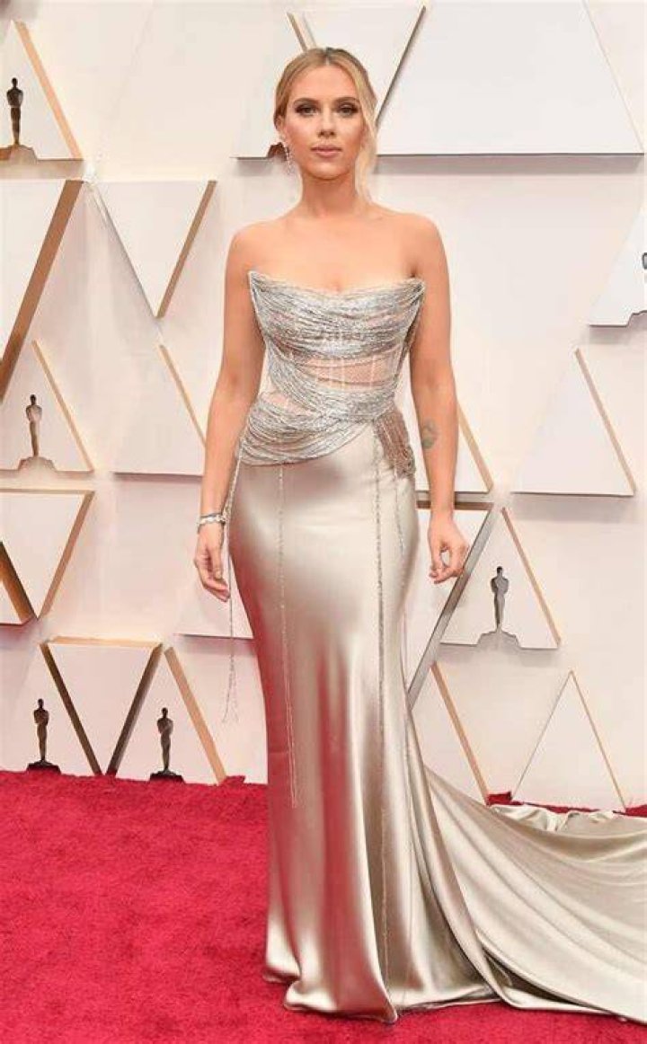 Scarlett Johansson Reinvents Fishnet in Daring 2020 Oscars Gown
