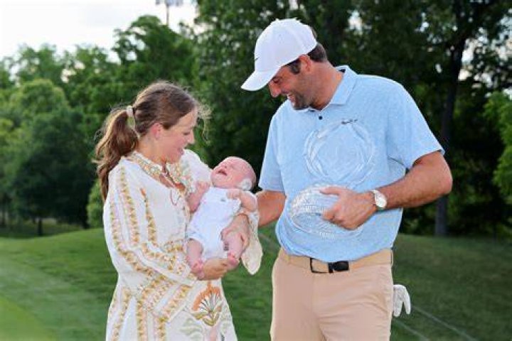 Scottie Scheffler Celebrates Memorial Tournament Win With Wife Meredith