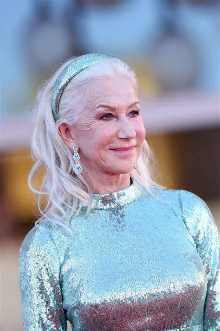 See Helen Mirren Without Makeup Actress Shares Natural Pic Lookbook