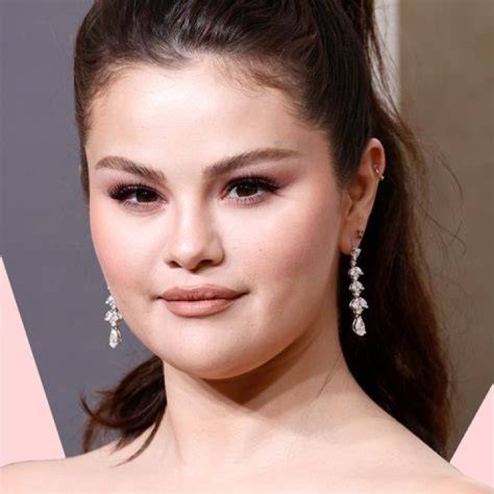 Selena Gomez Reposted a Sexy Photo She Once Thought Was 'Too Much