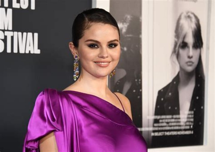 Selena Gomez reveals how she broke her hand to need surgery