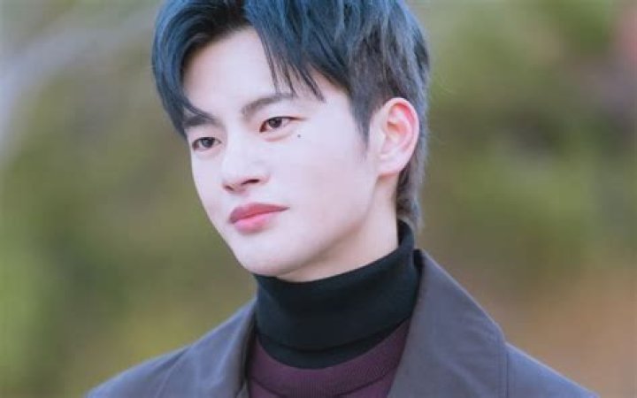 Seo In Guk reveals that his mother went through difficulties picking up
