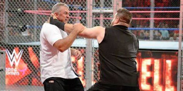 Shane McMahon v Kevin Owens SummerSlam 2019 Cropped
