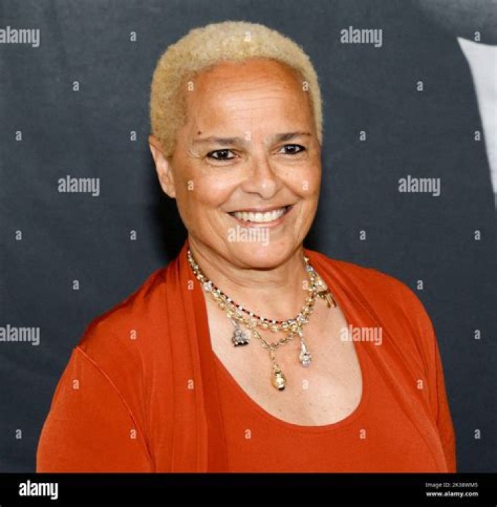 Shari Belafonte Biography Facts, Childhood, Family Life & Achievements