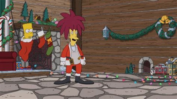 Sideshow Bob dressed as Santa and Bart screaming in The Simpsons