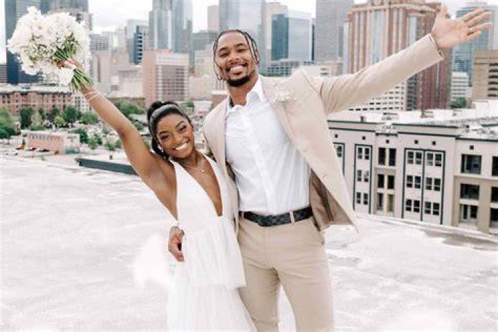Simone Biles Marries Jonathan Owens