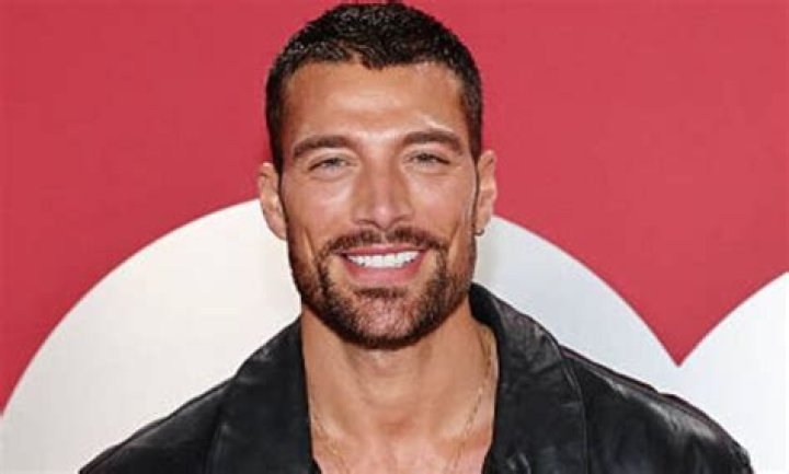 Simone Susinna: Rising Star In The Italian Entertainment Industry