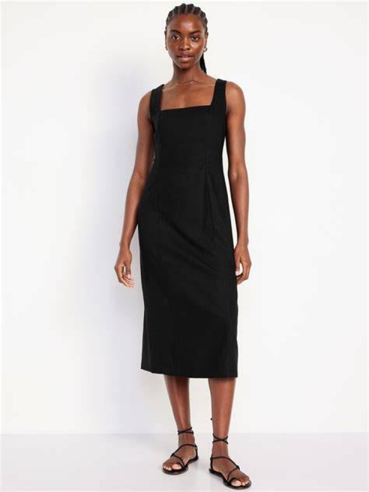 Sleeveless square neckline romper with ruffles and square neckline