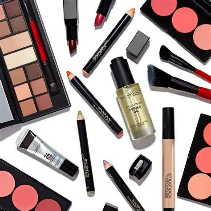 Smashbox Brought Back These Popular Becca Cosmetics Products