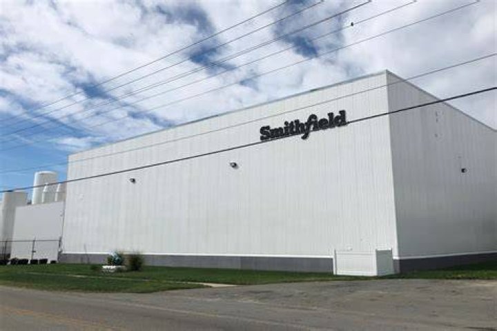 Smithfield Foods CEO to retire next year, director of operations to