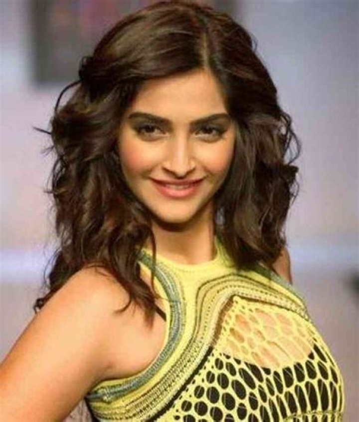 Sonam Kapoor Age, Net Worth, Affairs, Height, Bio and More