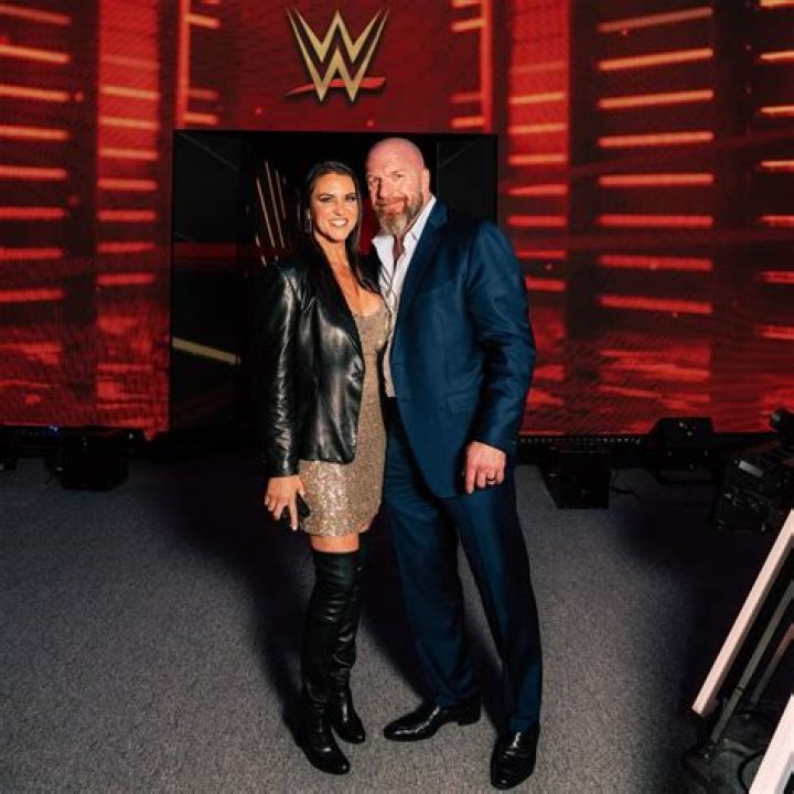 Stephanie McMahon v Vince McMahon No Mercy 2003 Cropped