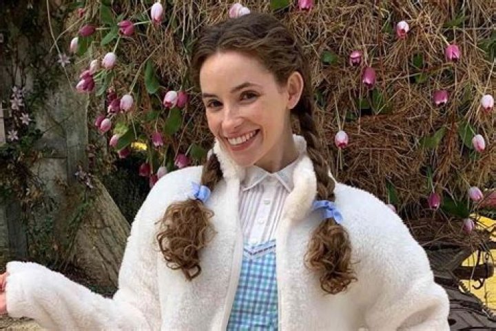 Tamara Smart as Dorothy Gale in Wizard of Oz (2023)